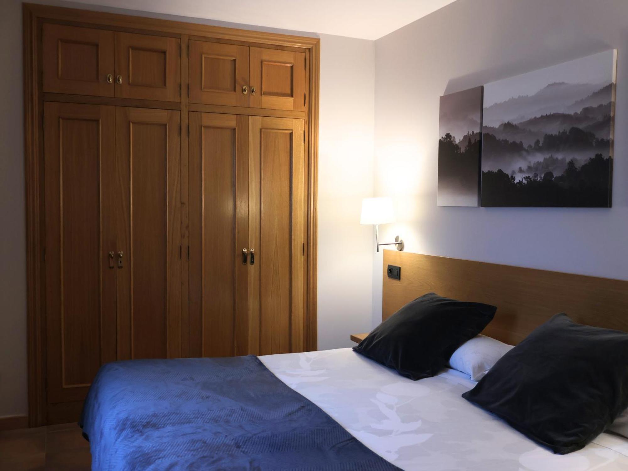 Aparthotel El Serch Andorra la Vella Eksteriør billede