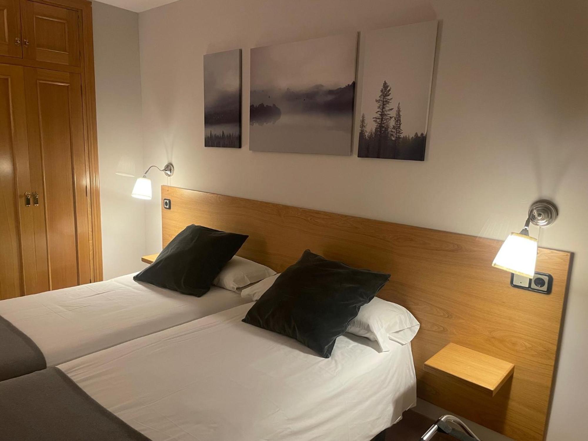Aparthotel El Serch Andorra la Vella Eksteriør billede