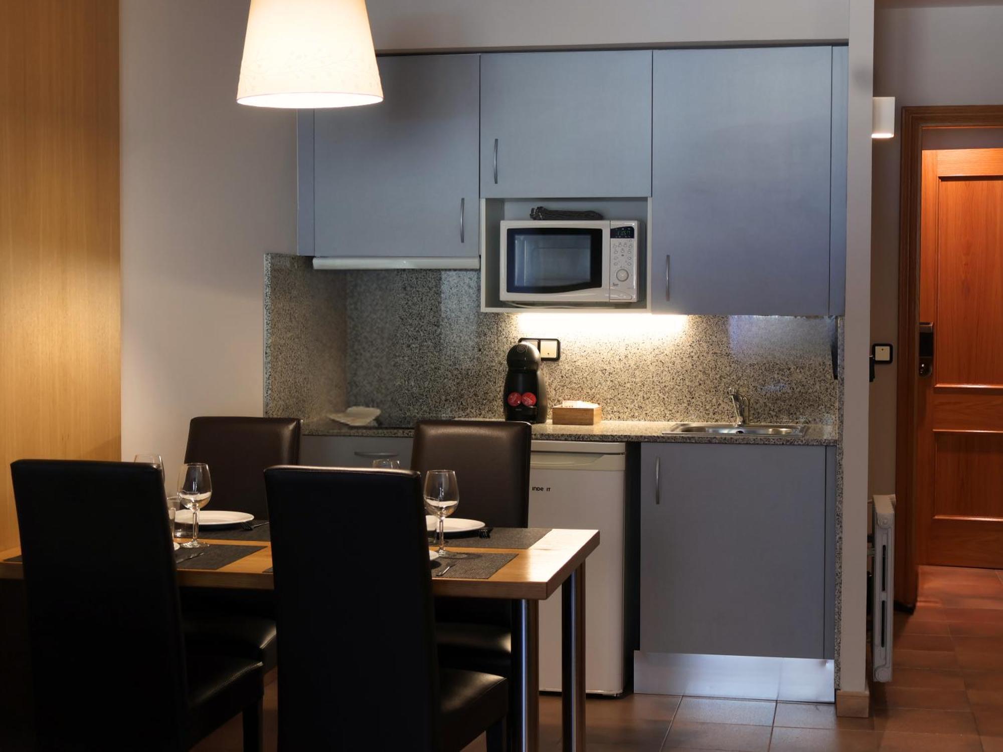 Aparthotel El Serch Andorra la Vella Eksteriør billede